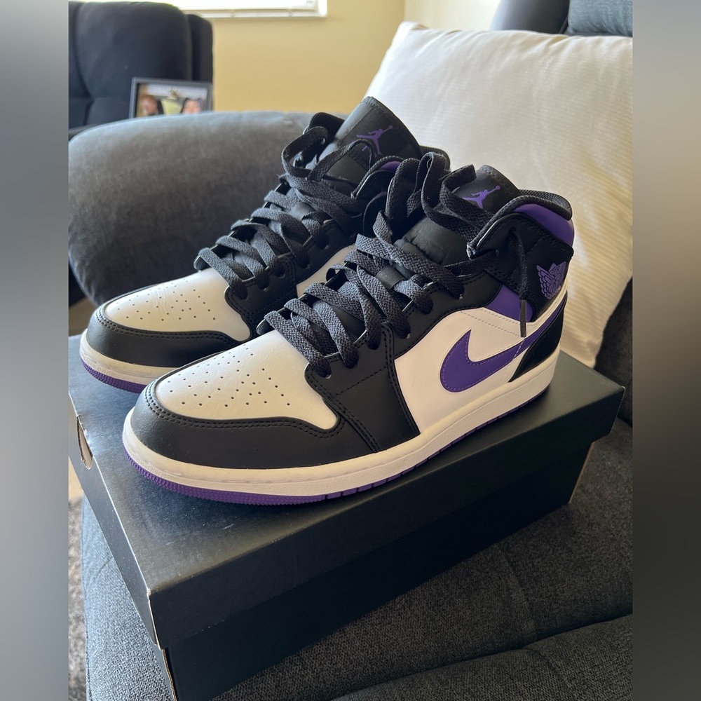 Jordan 1 Mid “Dark Iris”